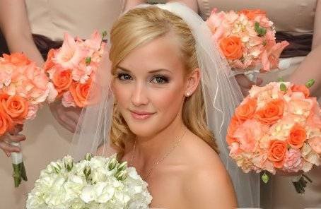 Spray Makeup on Makeup By Lisa Johnson    615 337 1007   Beautiful Bridal Makeup